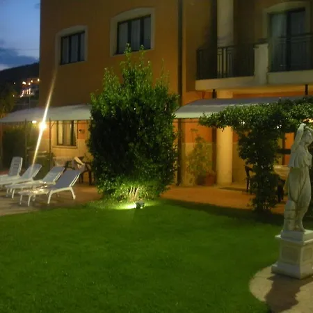 La Perla Del Gargano Hotel 3*